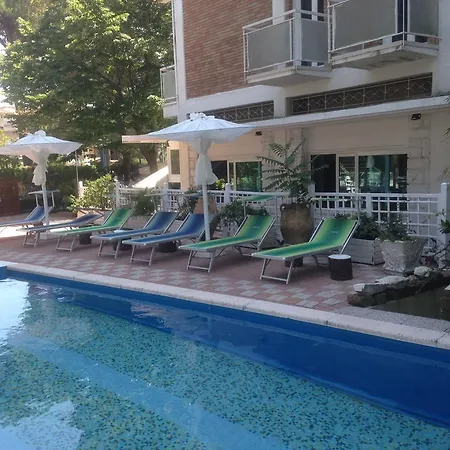 Miami מלון 3*